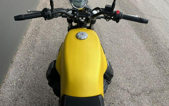 2022 Moto Guzzi V7 Stone E5