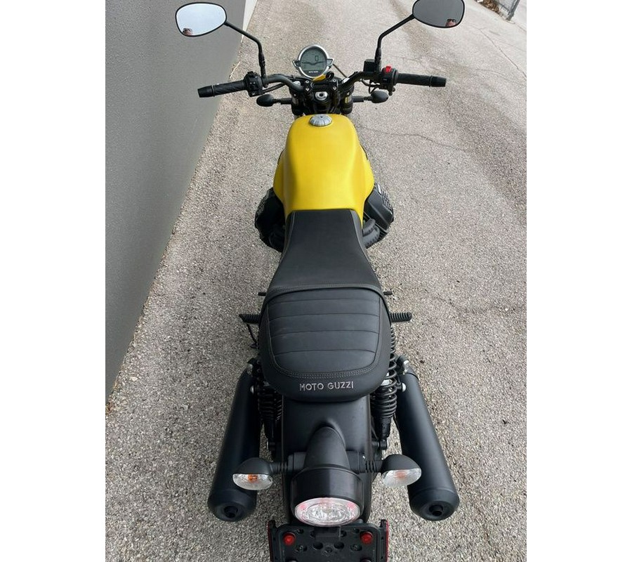 2022 Moto Guzzi V7 Stone E5