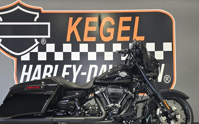 2023 Harley-Davidson Street Glide Special Vivid Black - Black Finish