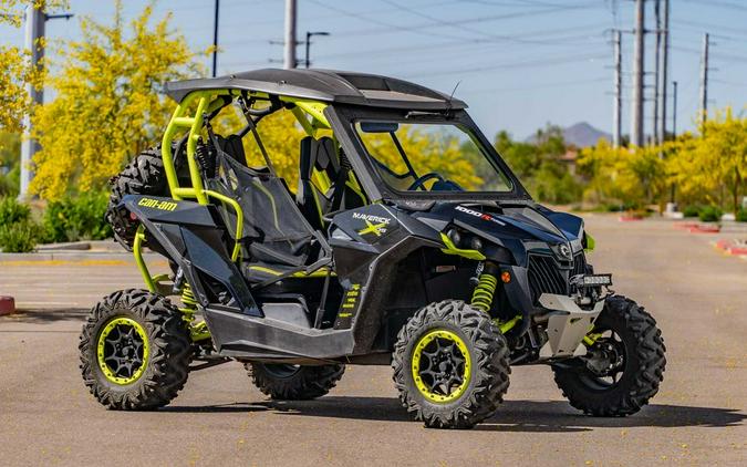 2016 Can-Am® Maverick X ds TURBO 1000R Carbon Black & Manta Green