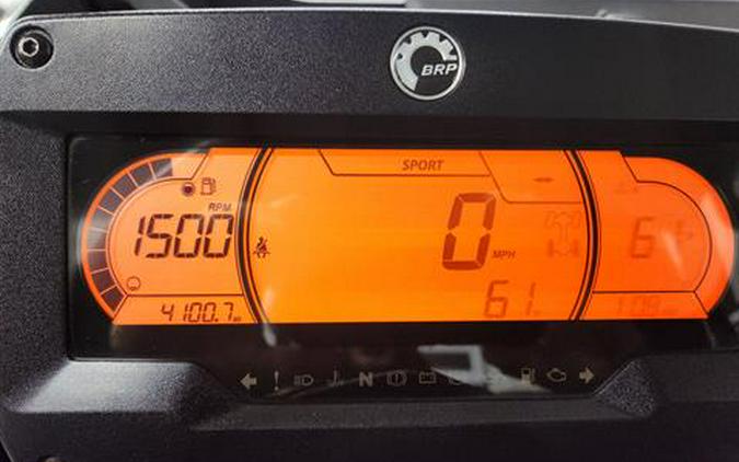 2025 Can-Am Commander MAX XT 700