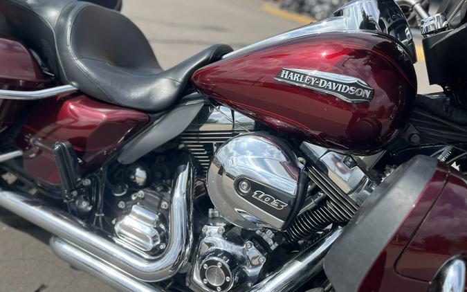 2015 Harley-Davidson® FLHTCUL Electra Glide® Ultra Classic® Low Mysterious Red Sunglow 642962