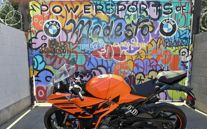 2023 KTM RC 390