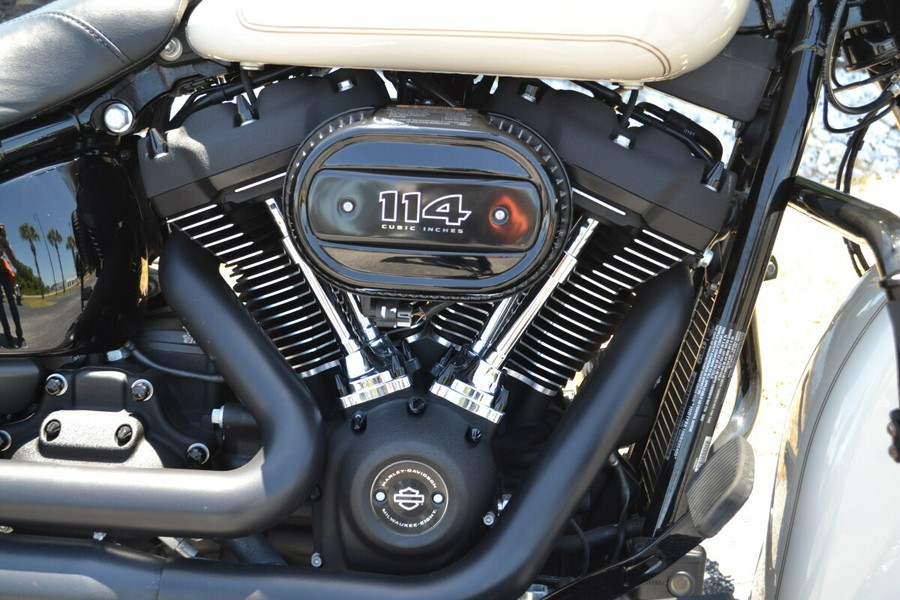 2022 Harley-Davidson Heritage Classic 114 - FLHCS