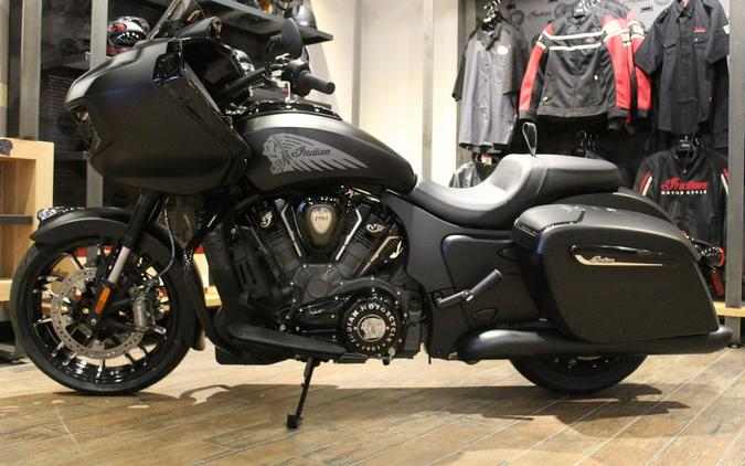 2024 Indian Motorcycle® Challenger Dark Horse® with PowerBand Audio Package