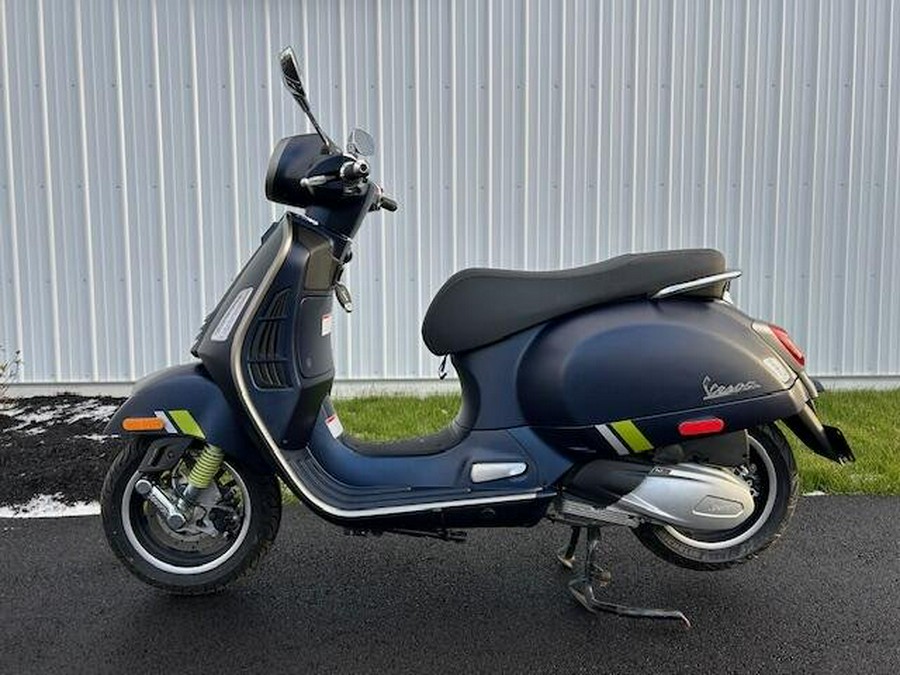 2023 Vespa GTS 300 SuperTech