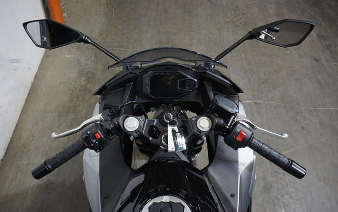 2025 Kawasaki Ninja® 500 ABS Metallic Flat Spark Black/Metallic Spark Black