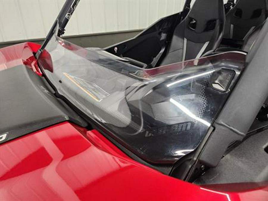 2025 Can-Am Commander MAX XT 700