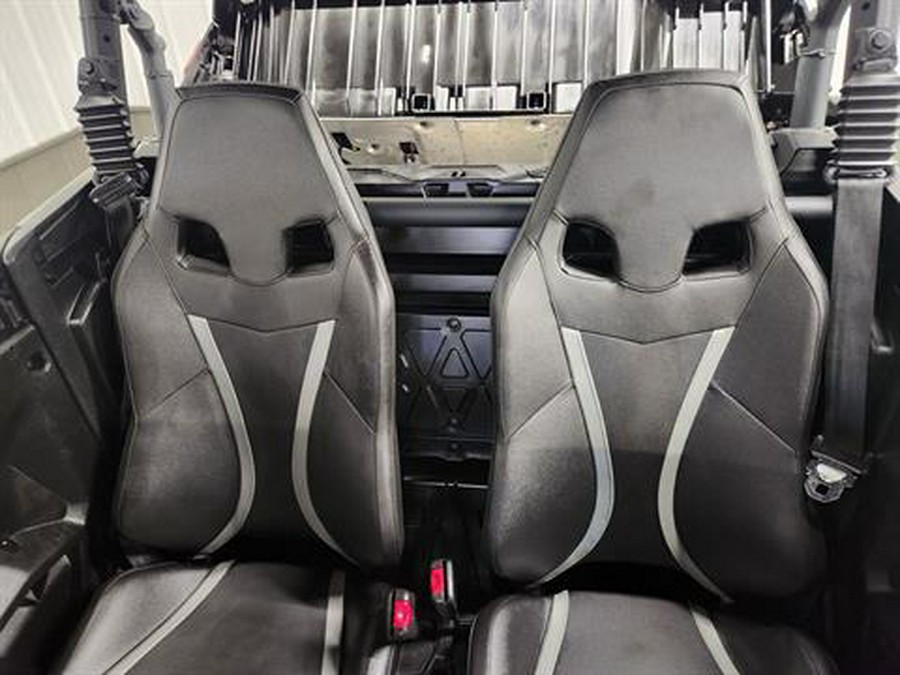 2025 Can-Am Commander MAX XT 700