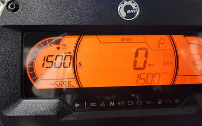 2025 Can-Am Commander MAX XT 700