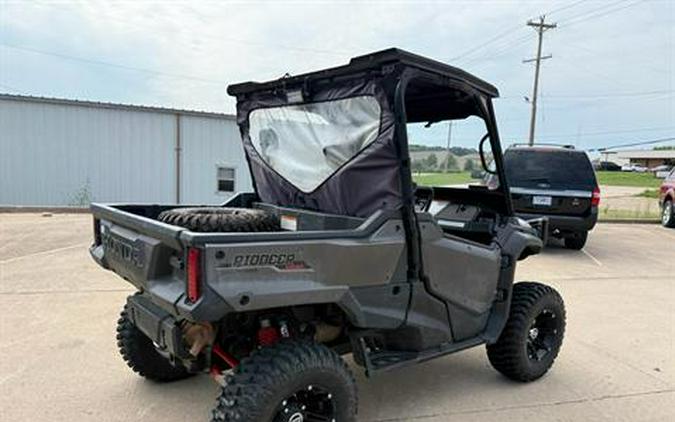 2017 Honda Pioneer 1000 LE