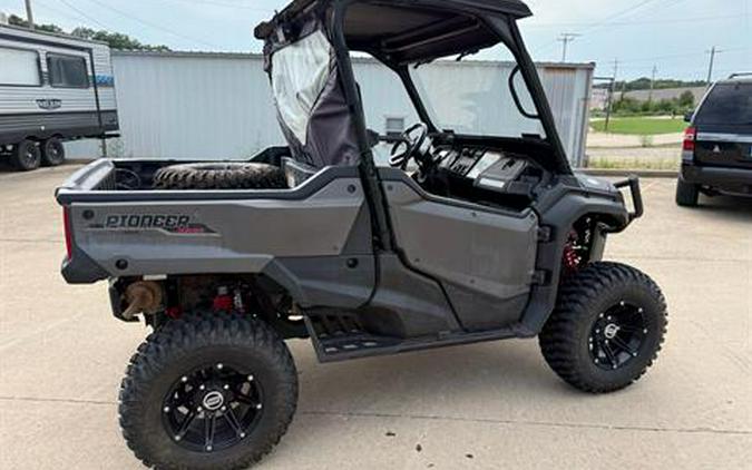 2017 Honda Pioneer 1000 LE