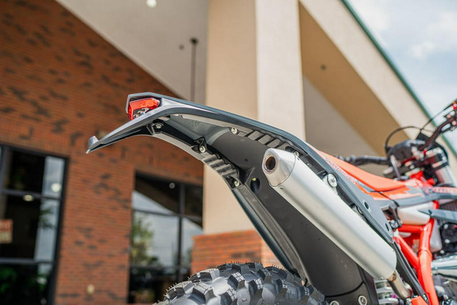 2025 Beta 300 Xtrainer