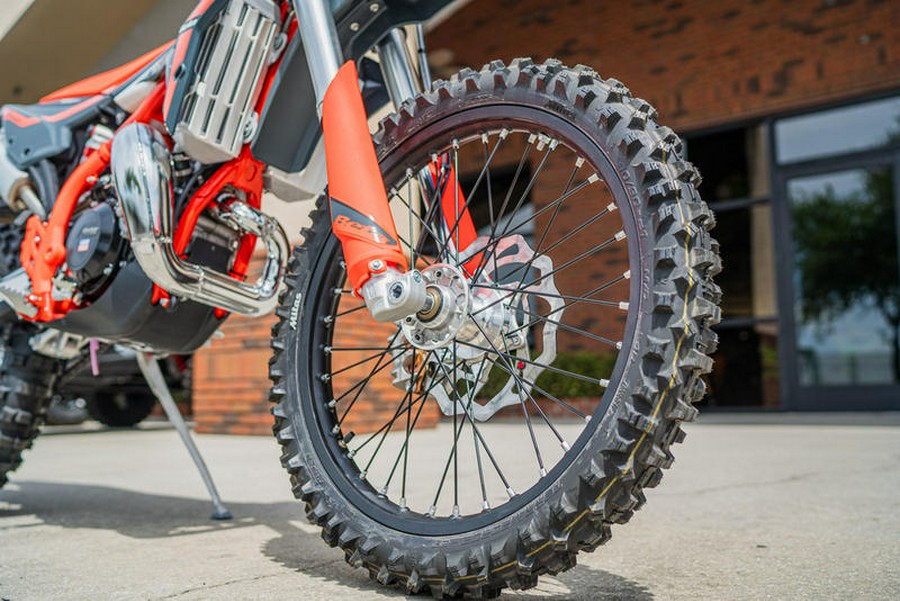 2025 Beta 300 Xtrainer