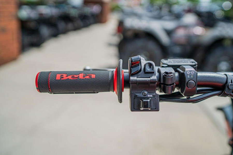 2025 Beta 300 Xtrainer