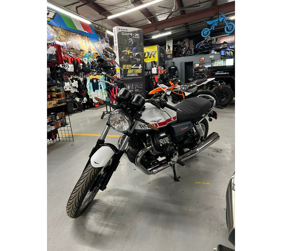 2025 Moto Guzzi V7 Special