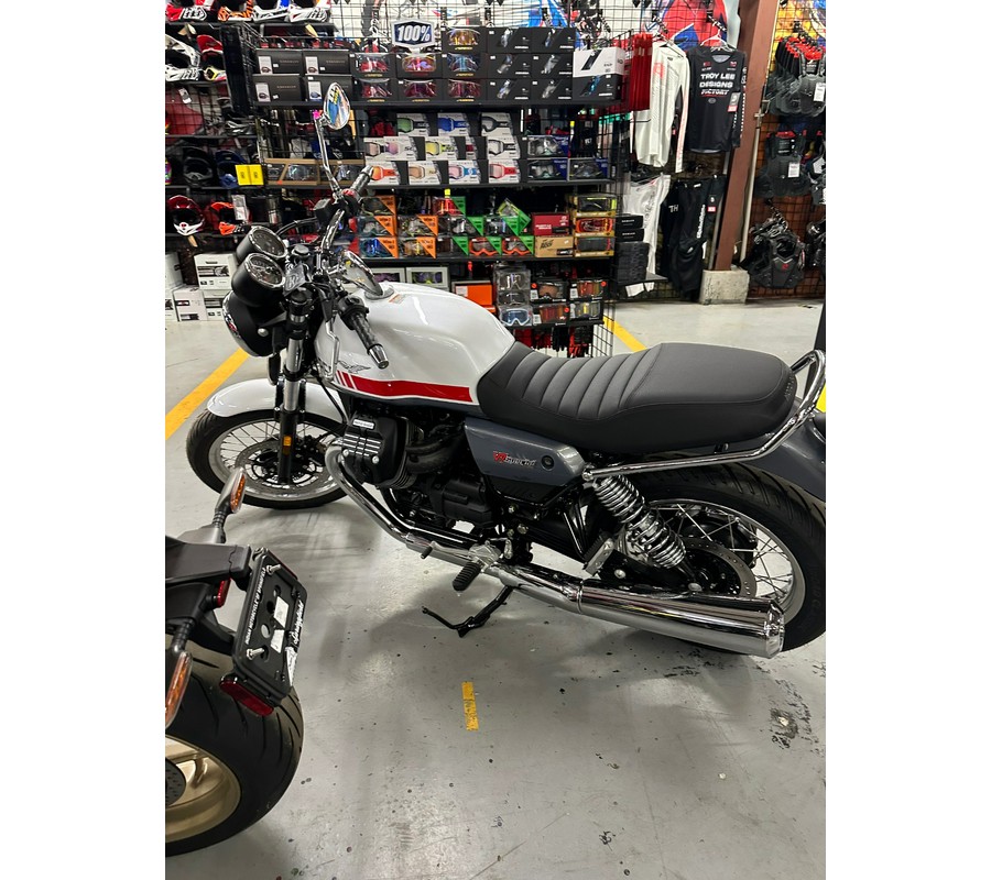 2025 Moto Guzzi V7 Special