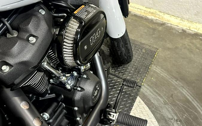 Harley-Davidson® Street Bob™ 114 2024 FXBBS 021428A BILLIARD GRAY