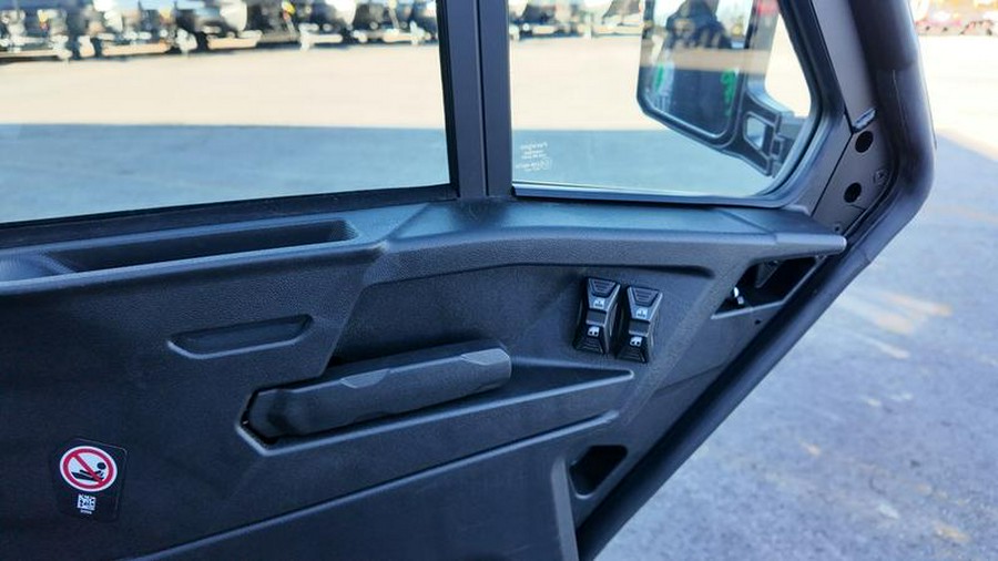 2026 Can-Am® Defender MAX DPS CAB HD10