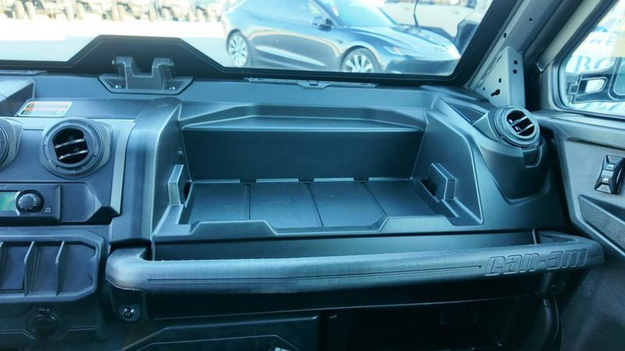 2026 Can-Am® Defender MAX DPS CAB HD10