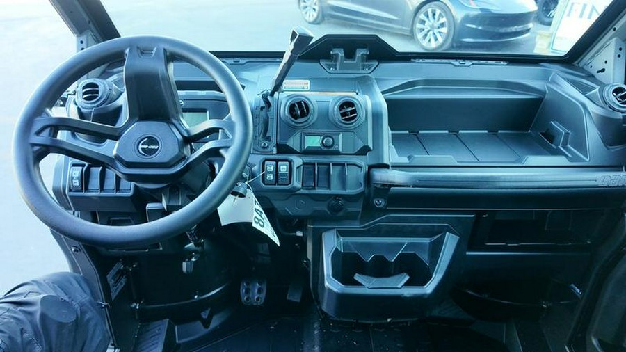2026 Can-Am® Defender MAX DPS CAB HD10