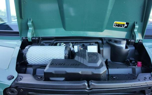 2026 Can-Am® Defender MAX DPS CAB HD10