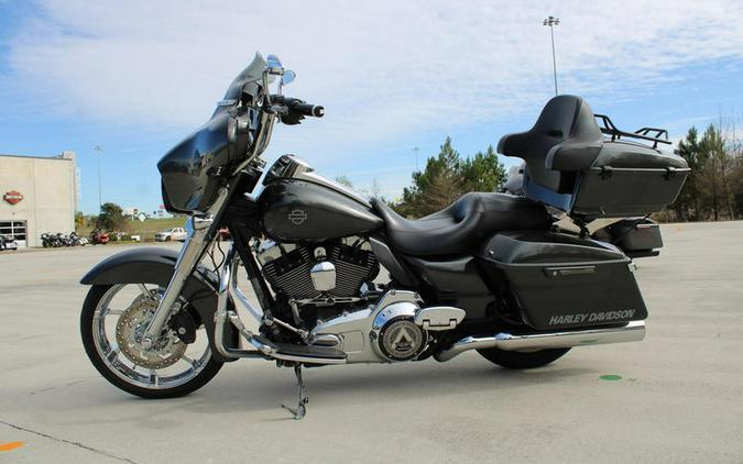 2014 Harley-Davidson® FLHXS - Street Glide® Special