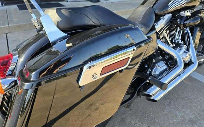 2013 Harley-Davidson® FLD - Dyna® Switchback™