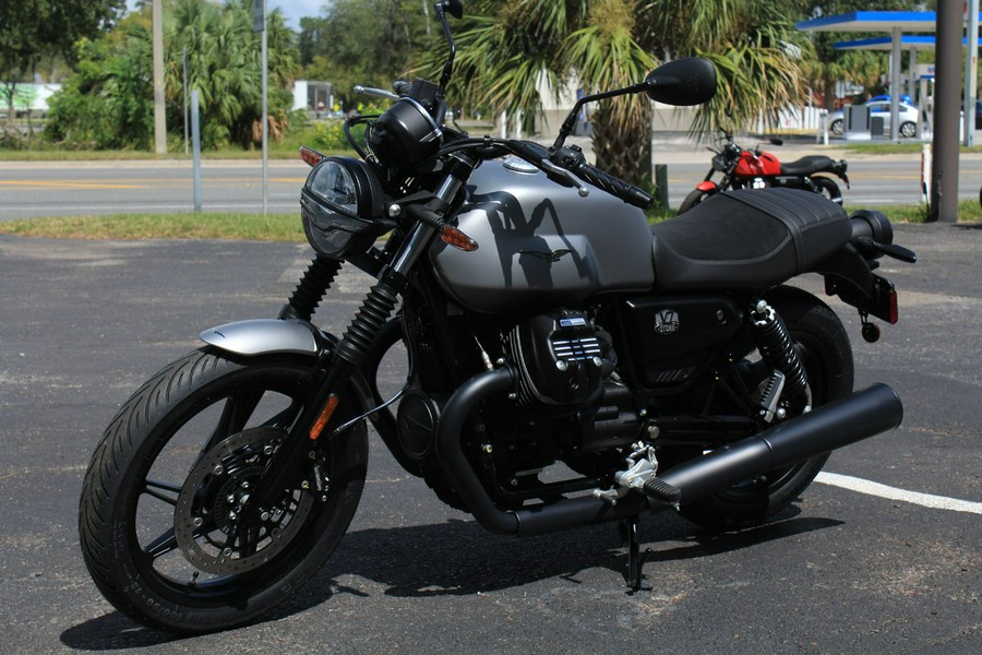 2023 Moto Guzzi V7 Stone