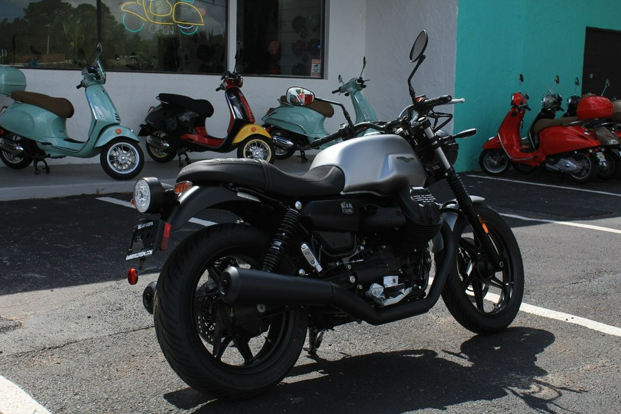 2023 Moto Guzzi V7 Stone