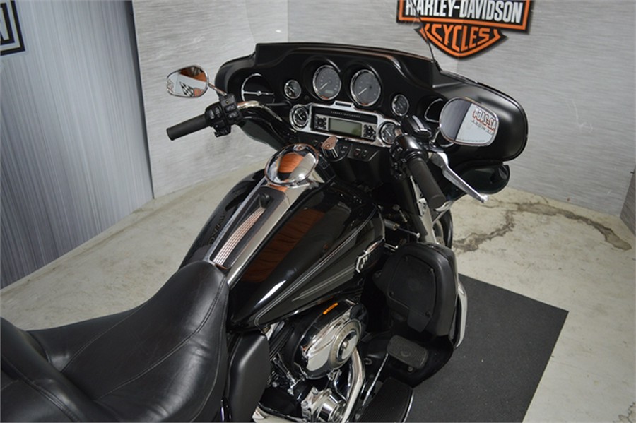 2010 Harley-Davidson FLHTCUTG