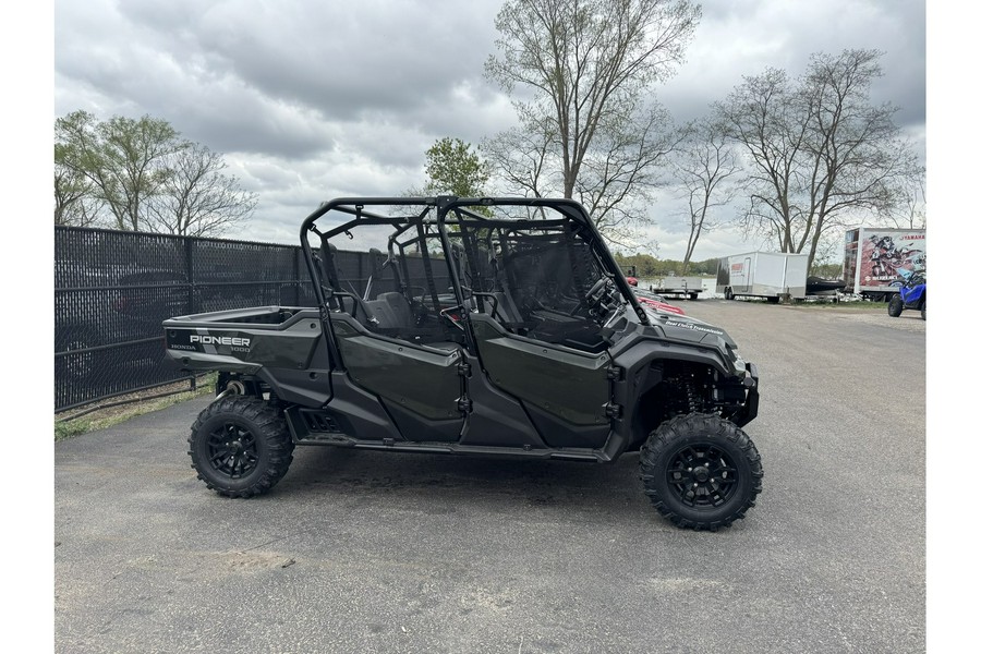 2025 Honda Pioneer 1000-6 Crew Deluxe