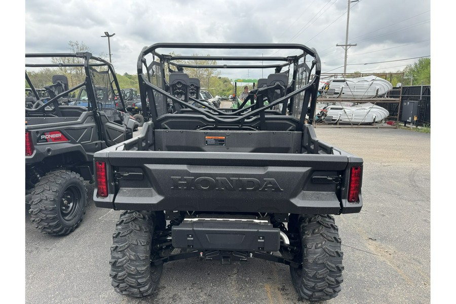 2025 Honda Pioneer 1000-6 Crew Deluxe