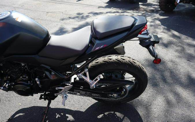 2025 CB750 Hornet Base - Honda