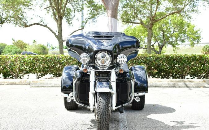 2022 Harley-Davidson Tri Glide Ultra FLHTCUTG