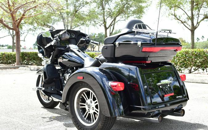 2022 Harley-Davidson Tri Glide Ultra FLHTCUTG