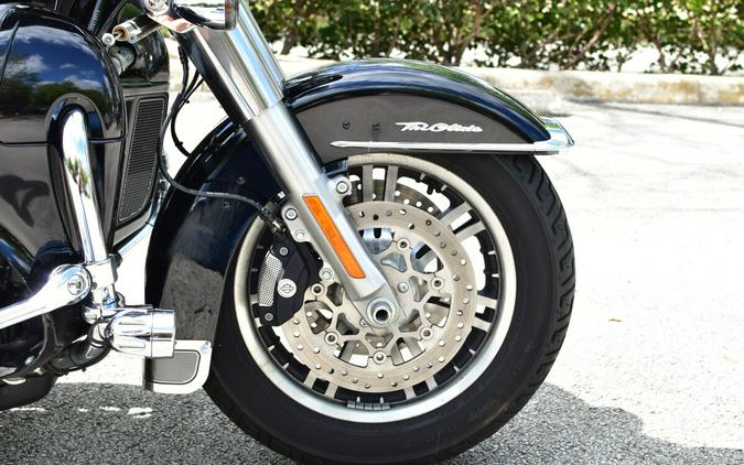 2022 Harley-Davidson Tri Glide Ultra FLHTCUTG