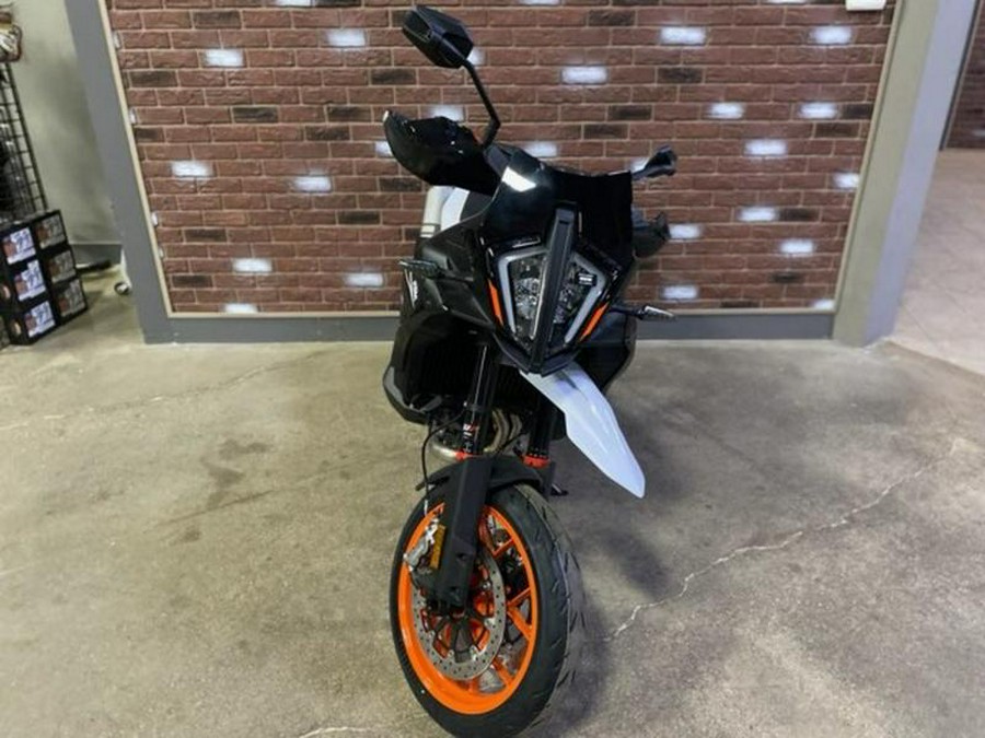 2024 KTM 890 SMT