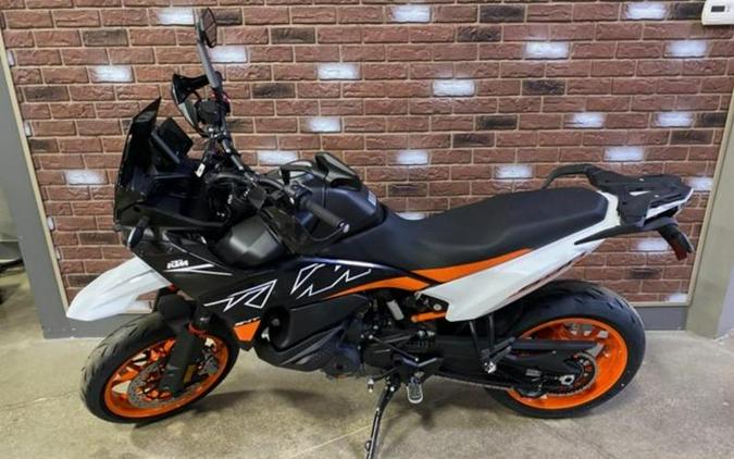 2024 KTM 890 SMT