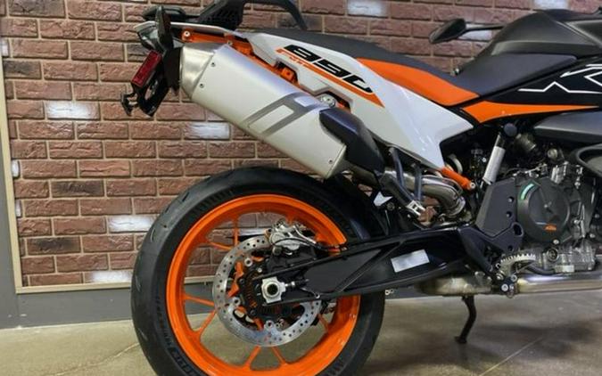 2024 KTM 890 SMT