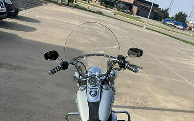 2012 Harley-Davidson® FLD - Dyna® Switchback™