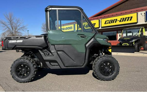 2024 Can-Am™ Defender DPS CAB HD9