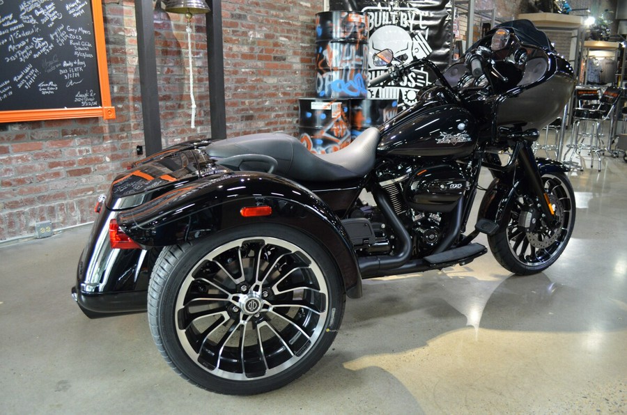 2024 Harley-Davidson Road Glide 3 Vivid Black - Black Finish