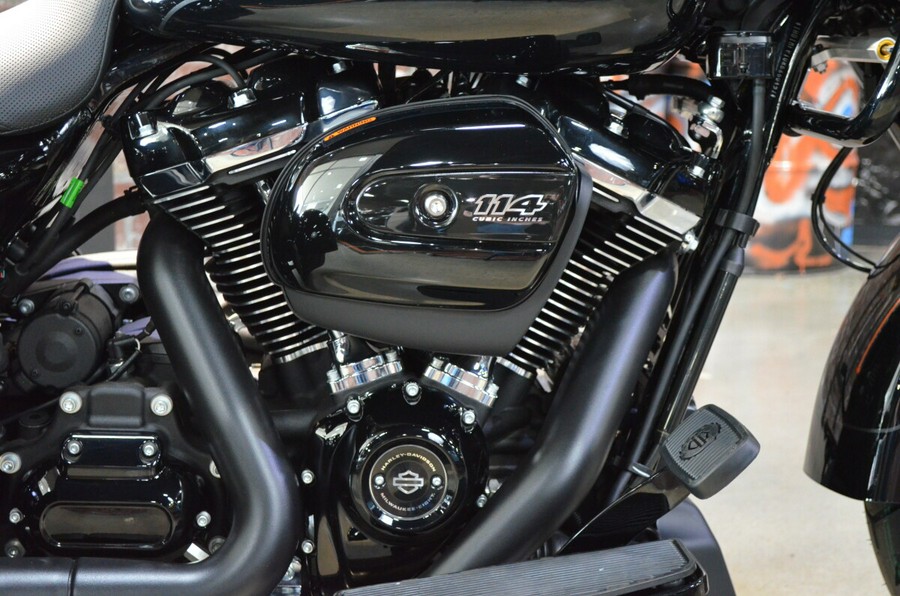 2024 Harley-Davidson Road Glide 3 Vivid Black - Black Finish