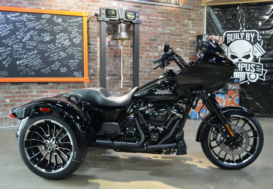 2024 Harley-Davidson Road Glide 3 Vivid Black - Black Finish