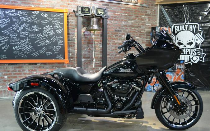 2024 Harley-Davidson Road Glide 3 Vivid Black - Black Finish