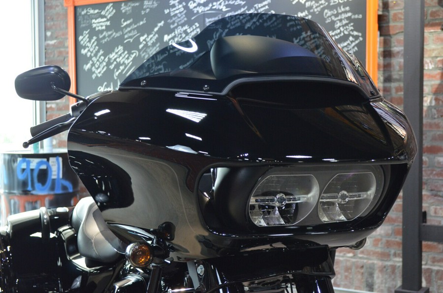 2024 Harley-Davidson Road Glide 3 Vivid Black - Black Finish