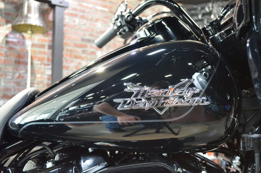 2024 Harley-Davidson Road Glide 3 Vivid Black - Black Finish