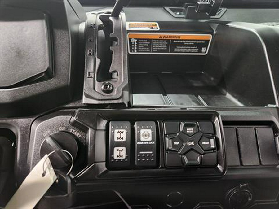 2025 Can-Am Defender XT HD7