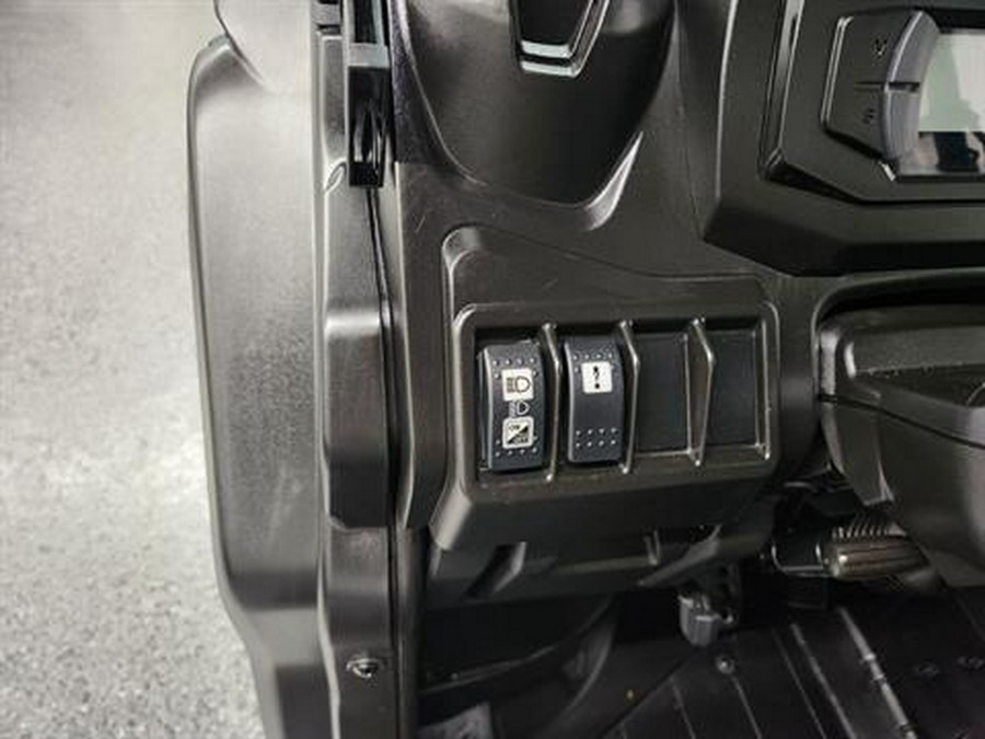 2025 Can-Am Defender XT HD7